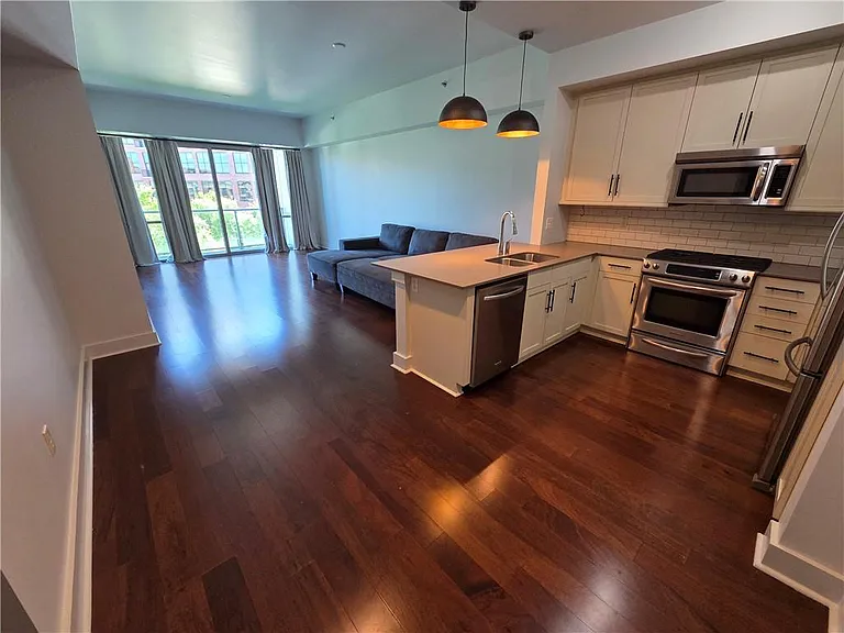 1100 Howell Mill Rd NW #304 — Photo 5