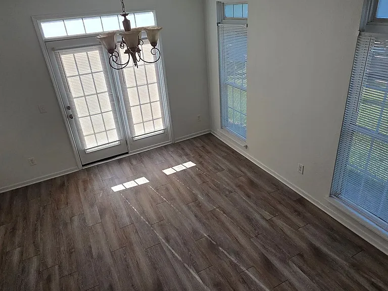 5905 Hollow Wood Ct — Photo 7