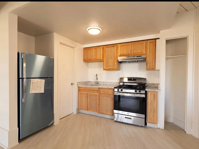 4301 Harriet St — Photo 3