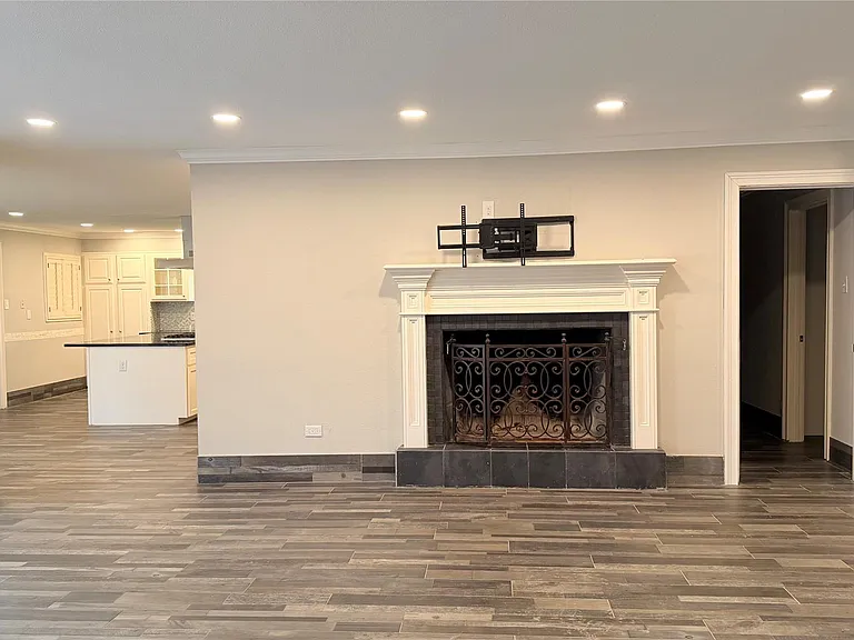 3310 N Braeswood Blvd — Photo 2