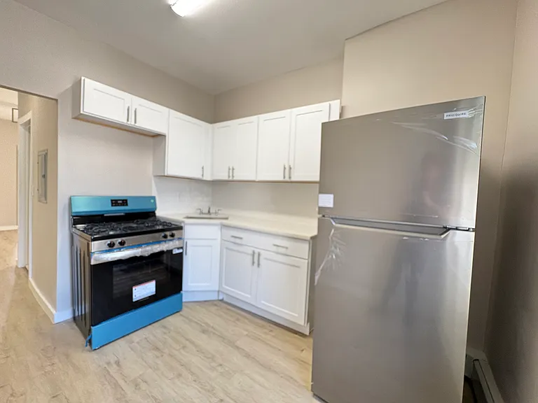 8 Sheffield St #2L — Photo 1