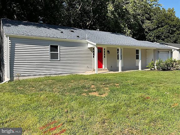 3rd image of 13000 Barnwell Pl