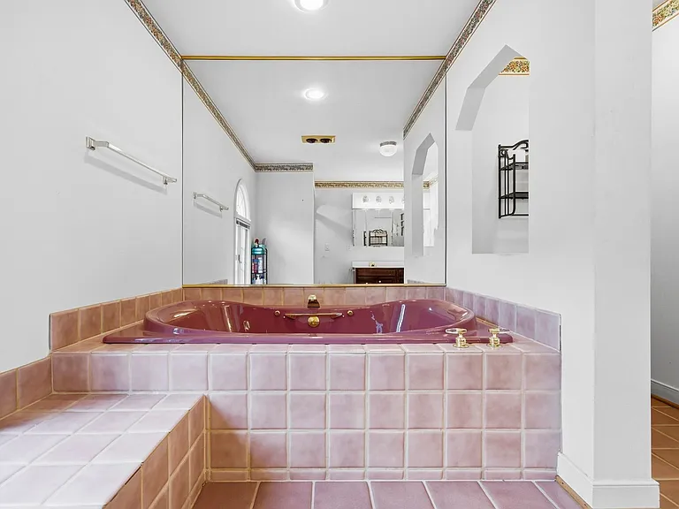 1126 Somerset Ln — Photo 35