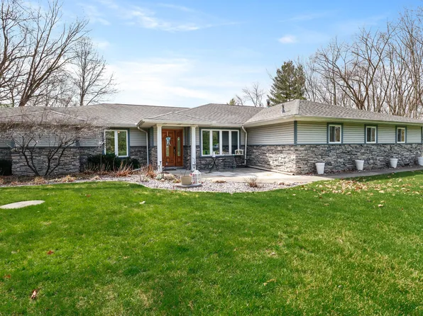 2711 E 10th St, Hobart, IN 46342