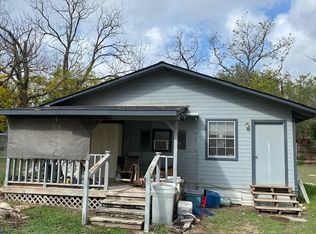 105 4th St, Ingram, TX 78025