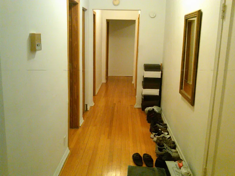 1070 W Granville Ave — Photo 9