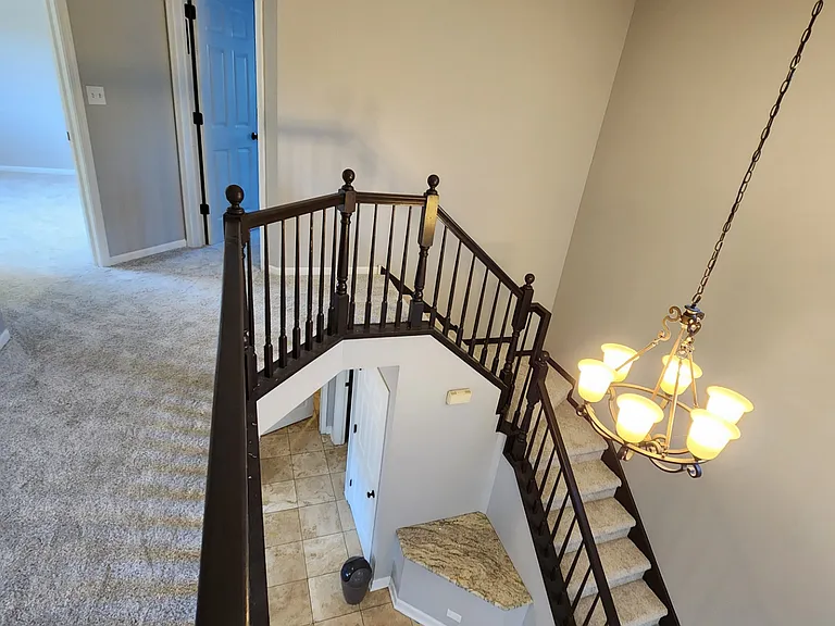 1770 Churchill Ln — Photo 17