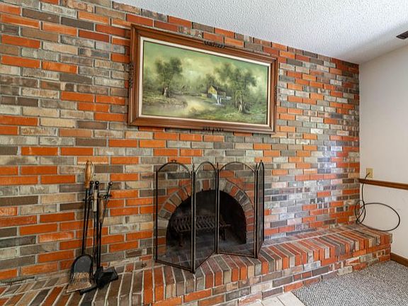 4th image of 2115 Rose Dr