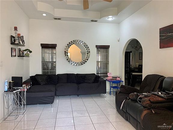 2nd image of 4212 Primavera St