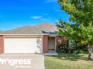 1024 Fort Apache Dr, Fort Worth, TX 76109