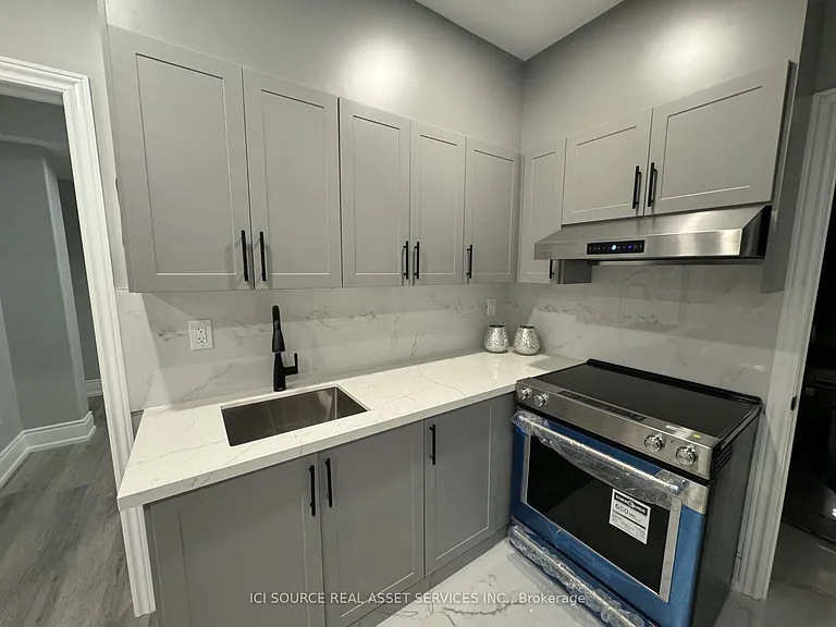 453 Thornborrow Ct #BASEMENT — Photo 13
