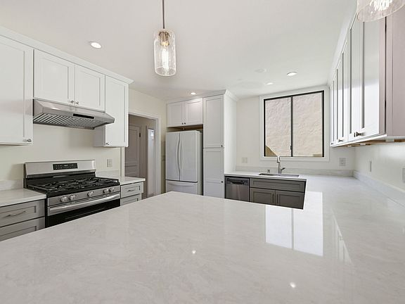2nd image of 2359 44th Ave