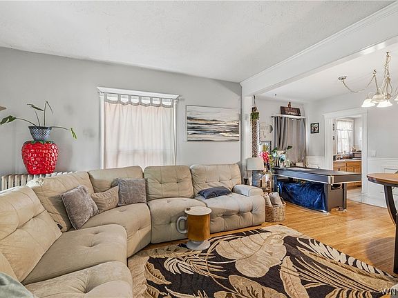 3rd image of 343 East Ave