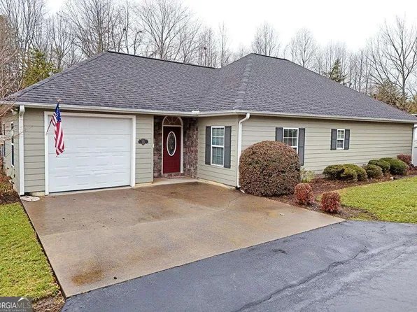 414 Long View Cir, Hiawassee, GA 30546