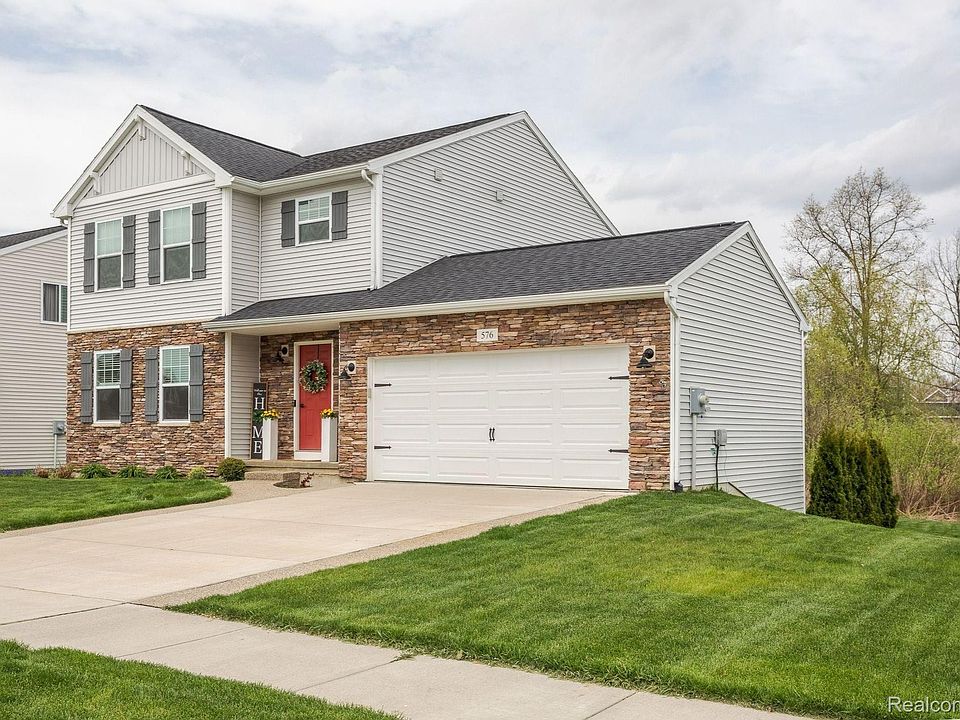 1st image of 576 Knollwood Dr