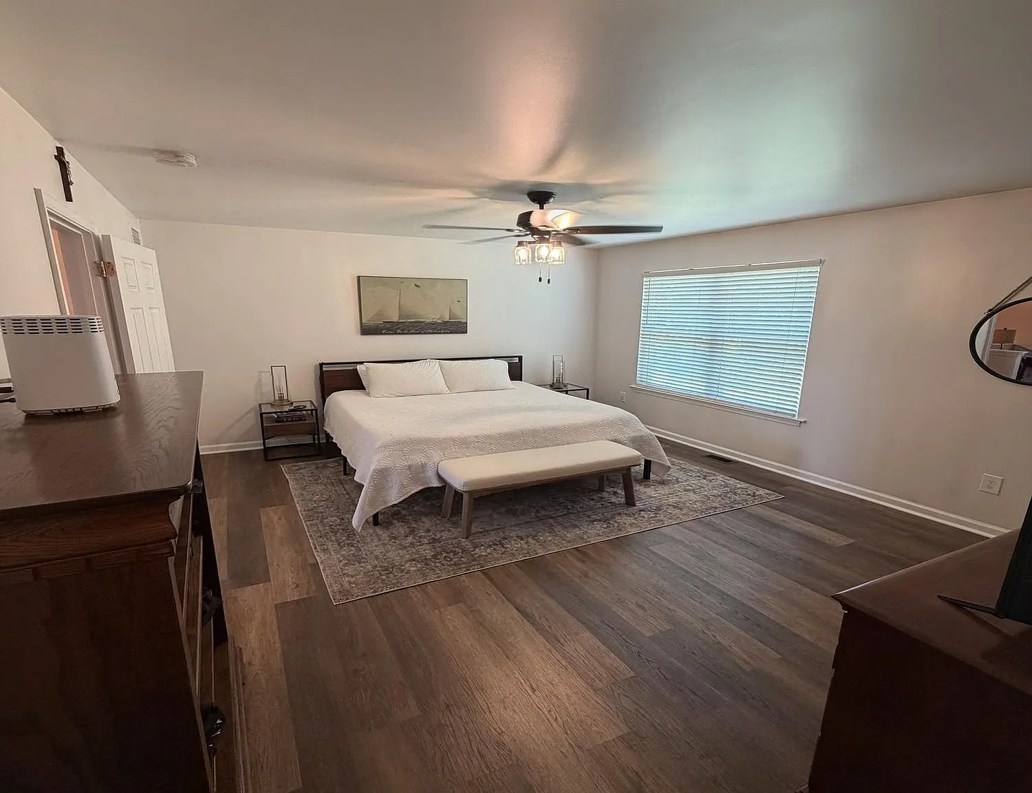 3 bed, 2.5 bath, 1728 sqft, $2,995 — Photo 2