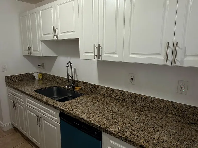 5302 SW 138th Pl — Photo 12