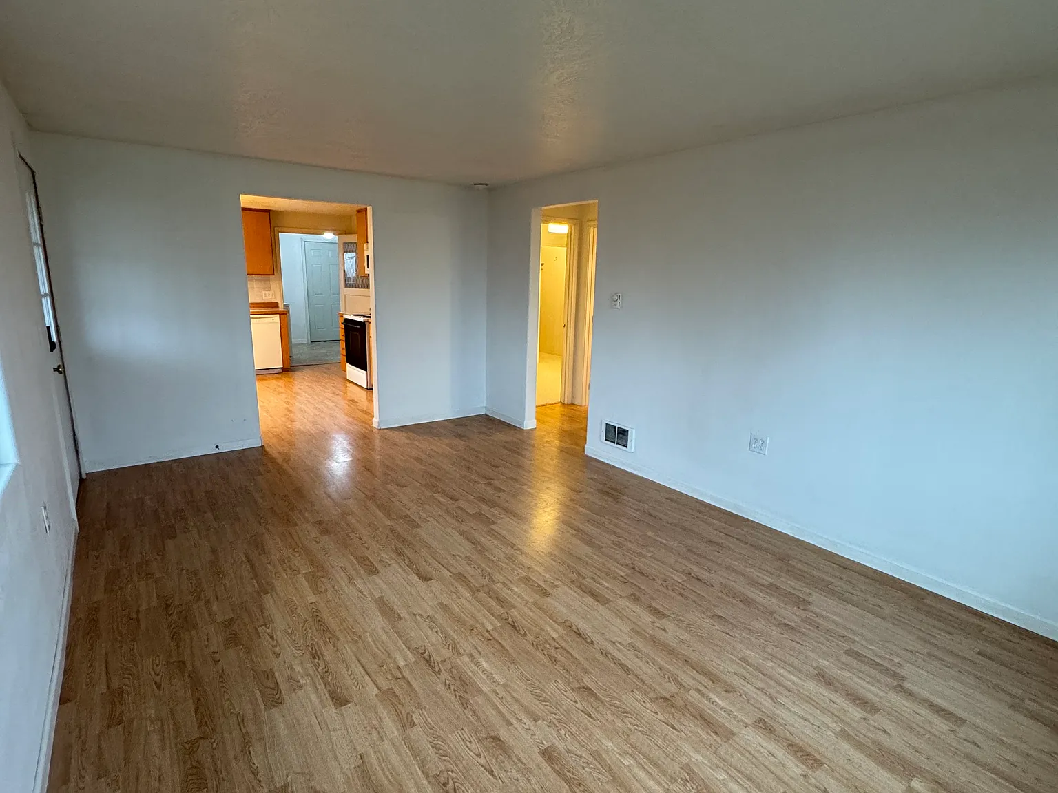 2 bed, 1000 sqft, $2,595 — Photo 2