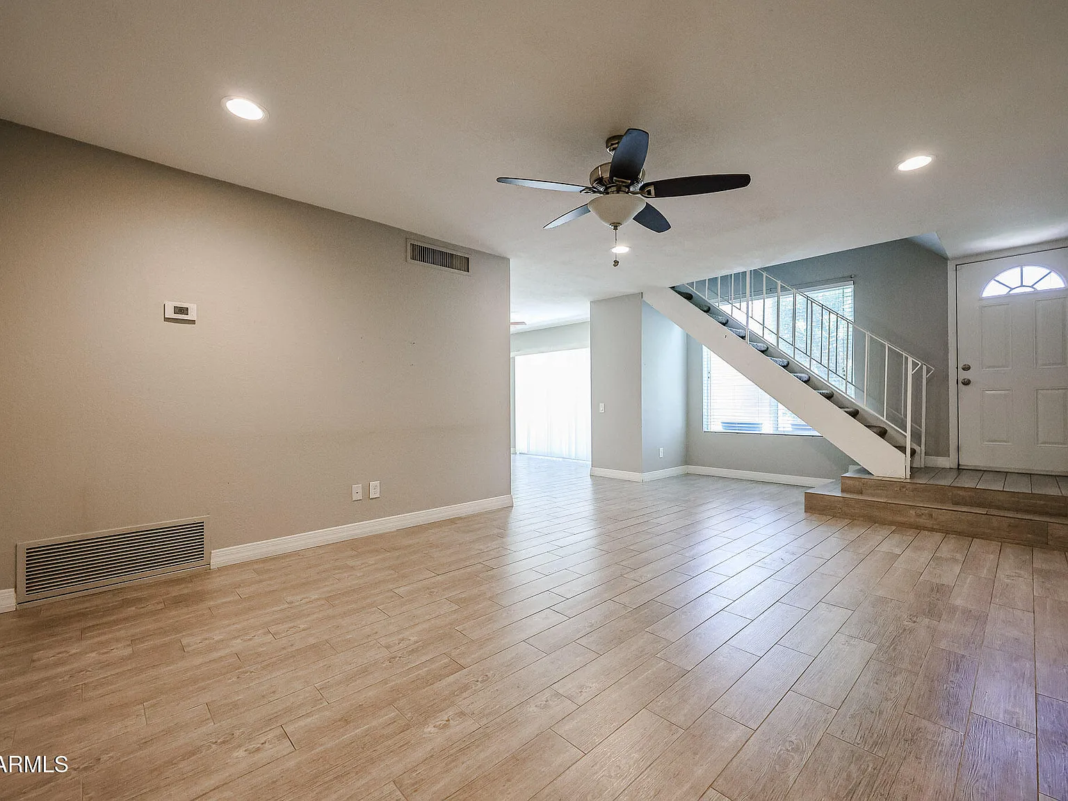 3 bed, 2.5 bath, 1290 sqft, $2,000 — Photo 3