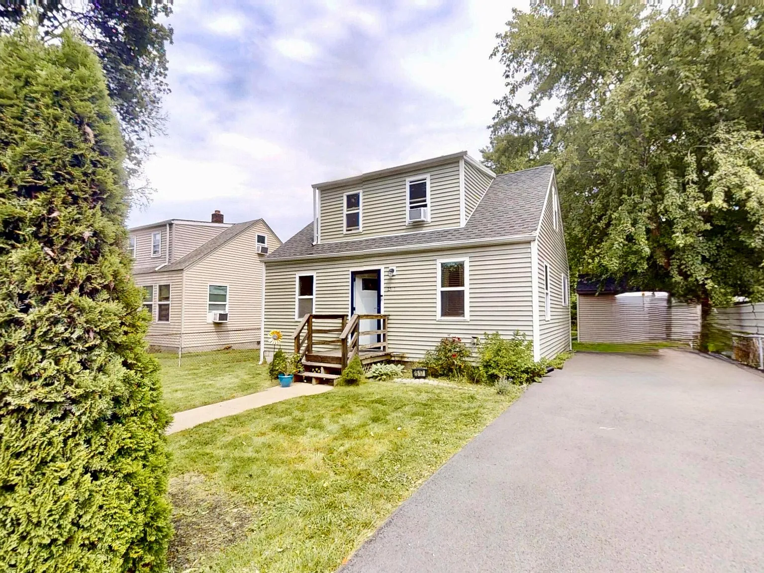 3 bed, 884 sqft, $1,600 — Photo 2