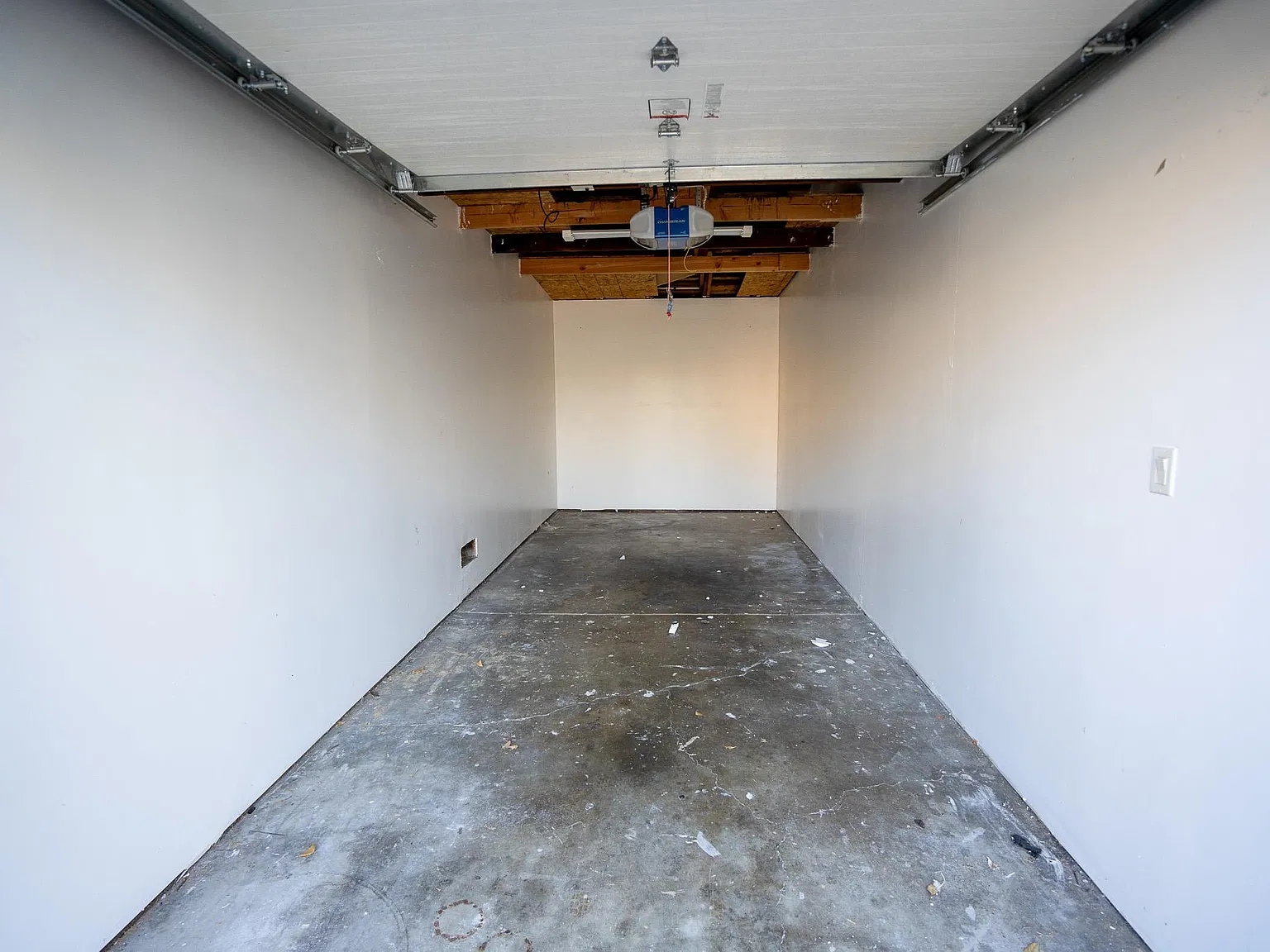 2 bed, 950 sqft, $4,000 — Photo 4