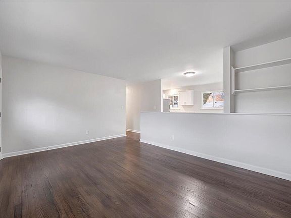 3rd image of 301 Westside Blvd NW