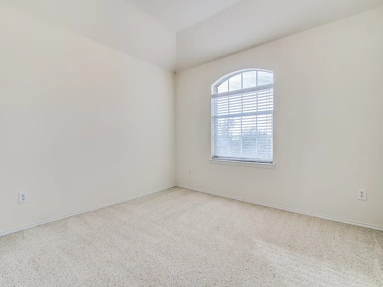 320 Cookston Ln — Photo 8