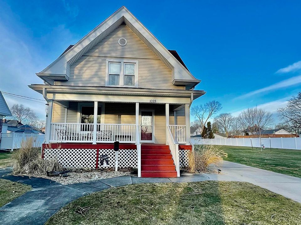 1028 Bateman St, Galesburg, IL 61401 Zillow