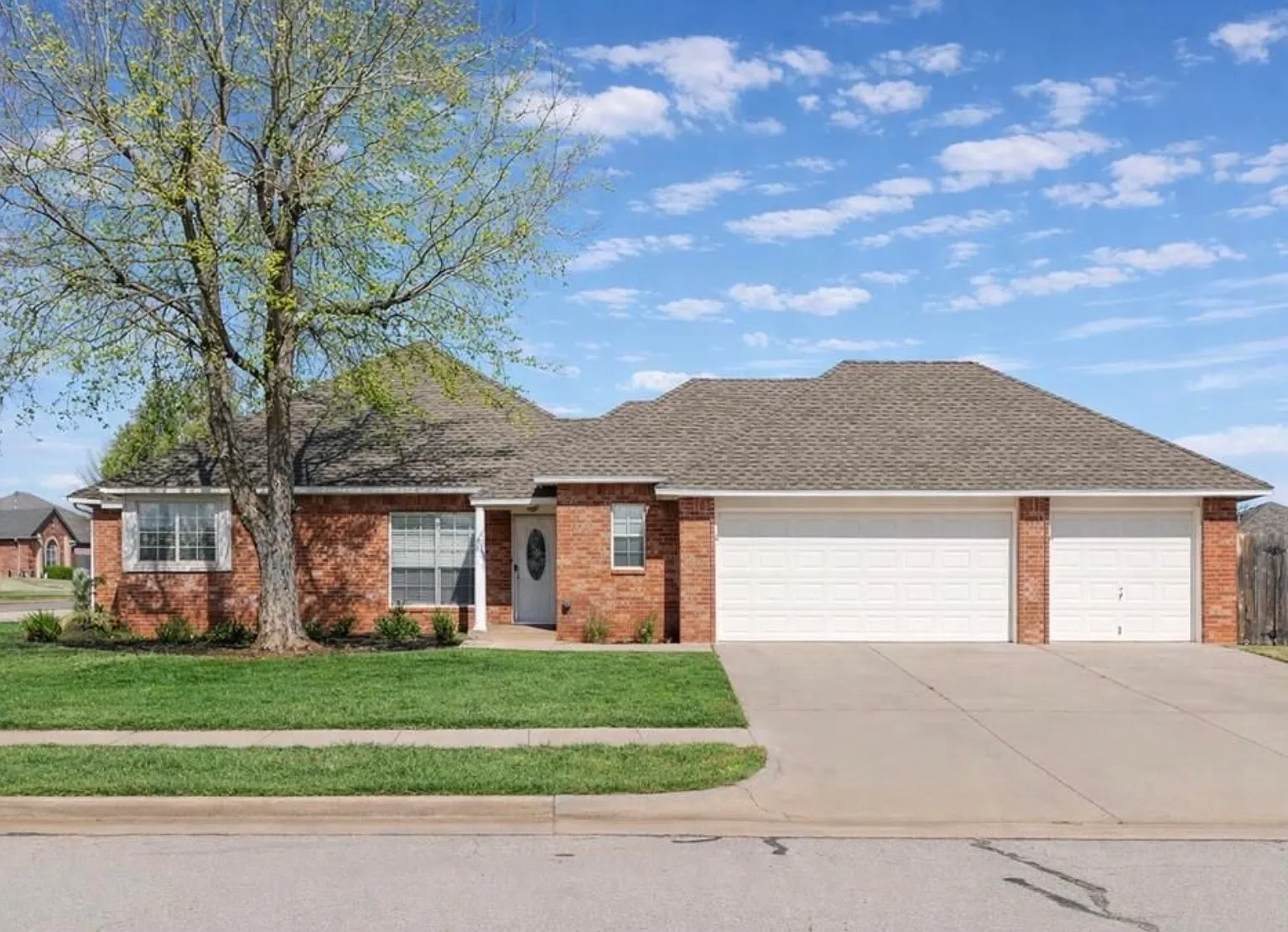 4 bed, 2.5 bath, 3110 sqft, $3,250 — Photo 3