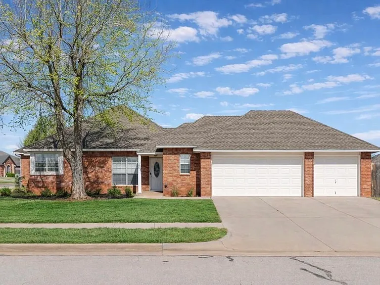 12700 Sutton Hill Rd — Photo 3