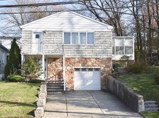 1021 Manor Rd, Staten Island, NY 10314