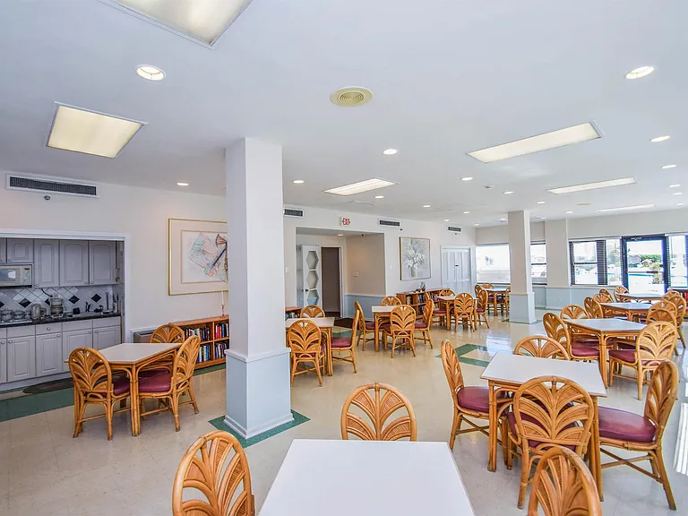 101 S Raleigh Ave #521 — Photo 4