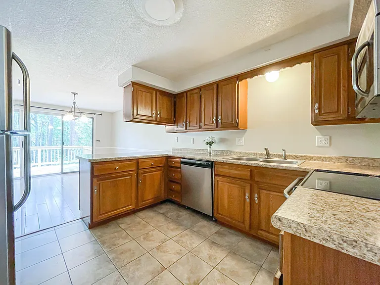 5 Dresden Ct — Photo 29