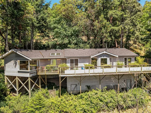 351 Elizabeth Dr, Saltspring Island, BC V8K 1J5