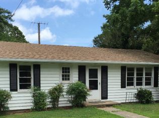 2 Lake St, Onancock, VA 23417