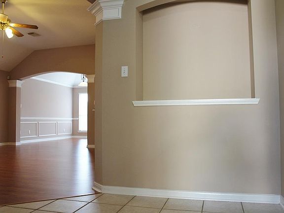 Art niche in entry of home