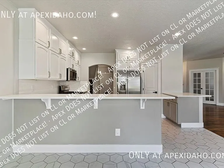 1828 W Divide Creek St — Photo 17