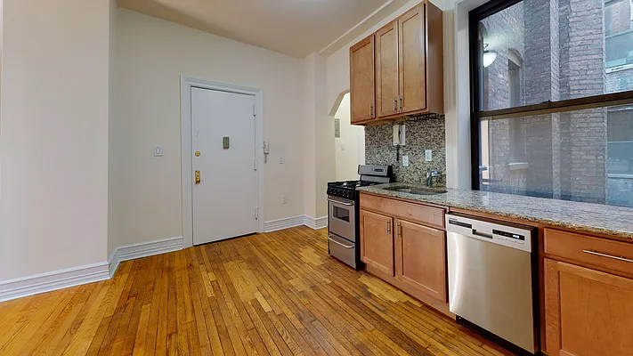 Rented by Bond New York | media 6