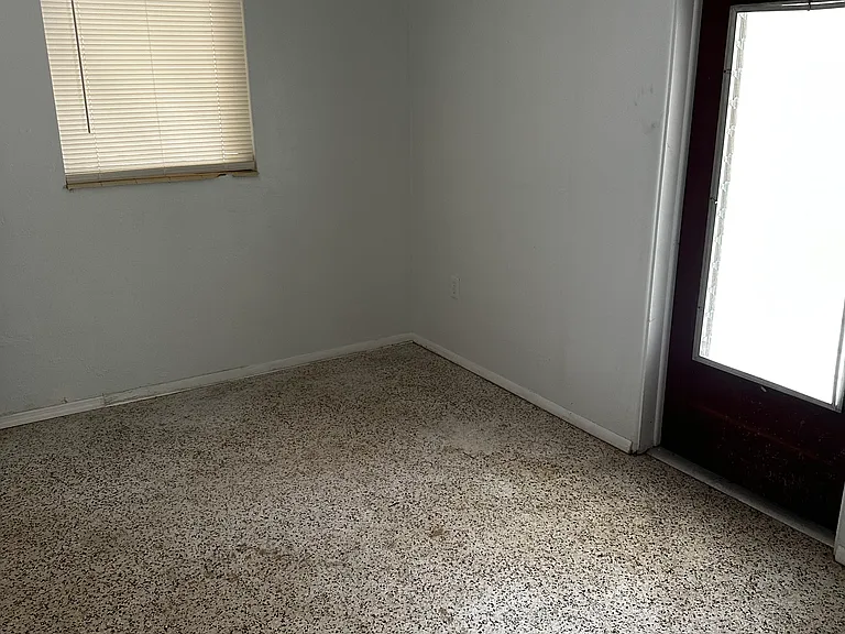 111 Riverview Dr S #A — Photo 10