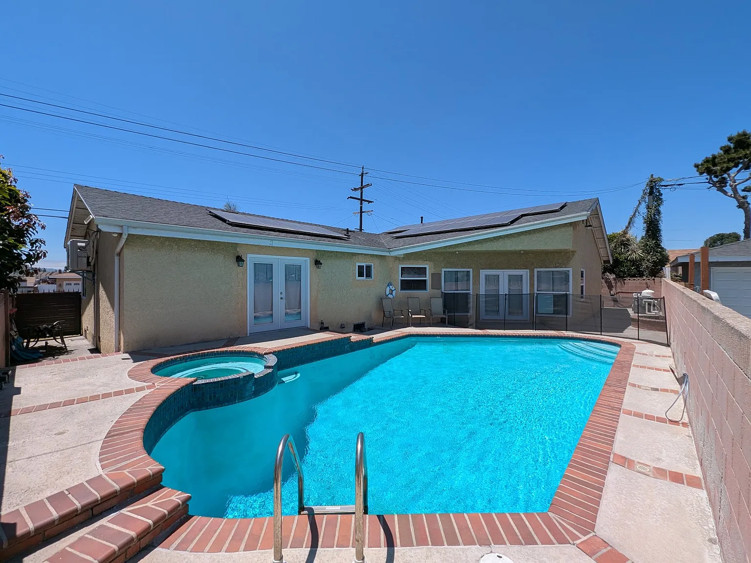 3 bed, 1824 sqft, $3,650 — Photo 2