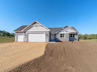 732 Magoo Rd, Hudson, WI 54016