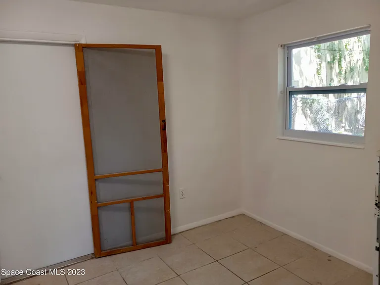 354 Hibiscus Ave — Photo 5