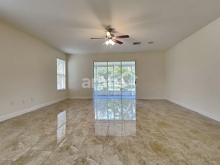 802 Lesa Glen Pl — Photo 4