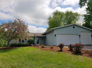 N69W13333 Harding Dr, Menomonee Falls, WI 53051