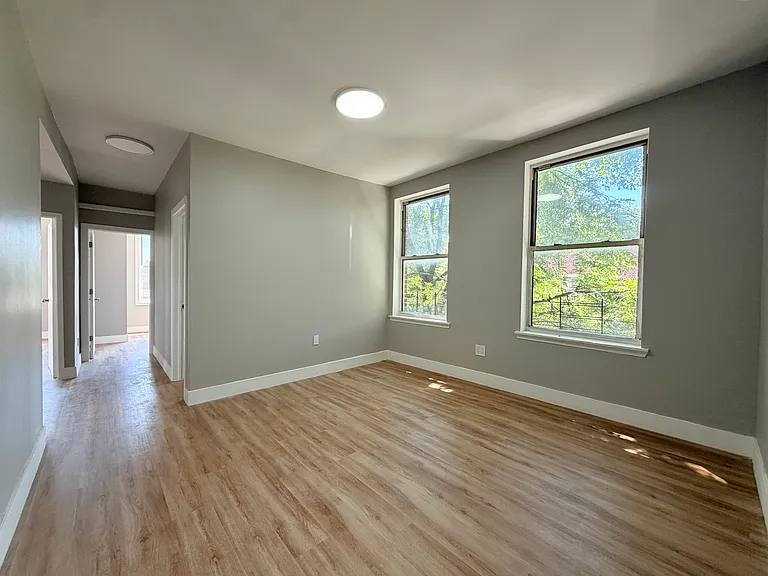 245 McClellan St #3E — Photo 3
