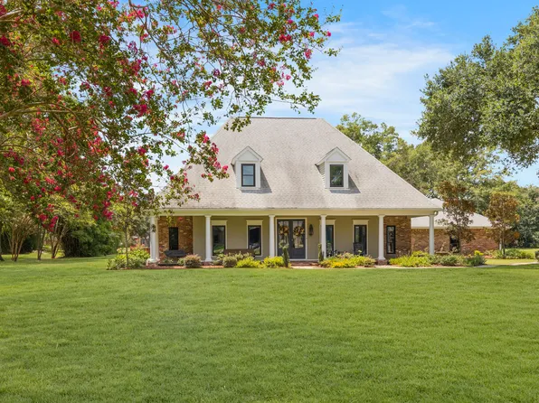 400 Lucerne Dr, New Iberia, LA 70563