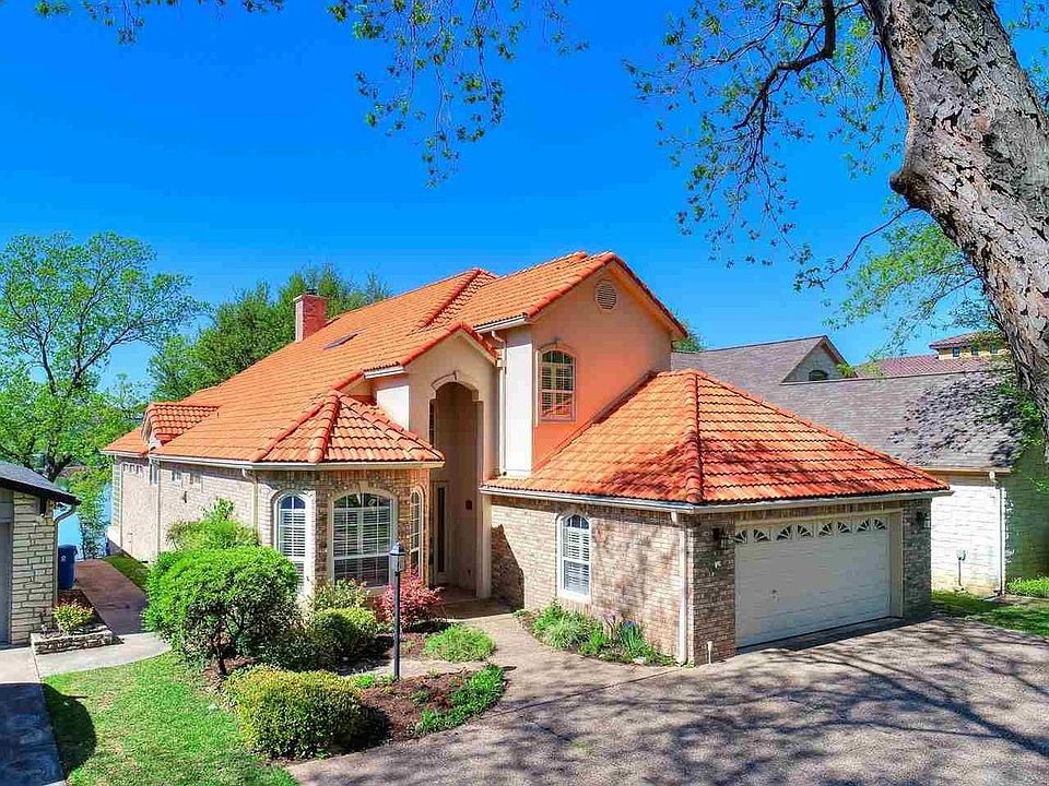 1st image of 367 Meadowlakes Dr