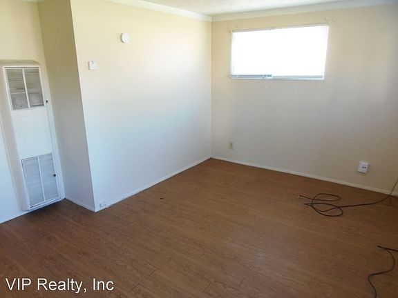 5th image of 289 S Clarendon Ave #B