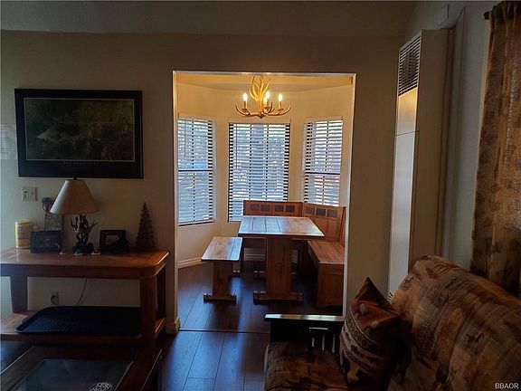 4th image of 932 E Country Club Blvd