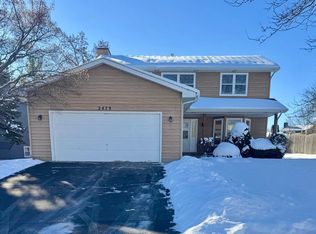 2479 Penn Blvd, Lindenhurst, IL 60046